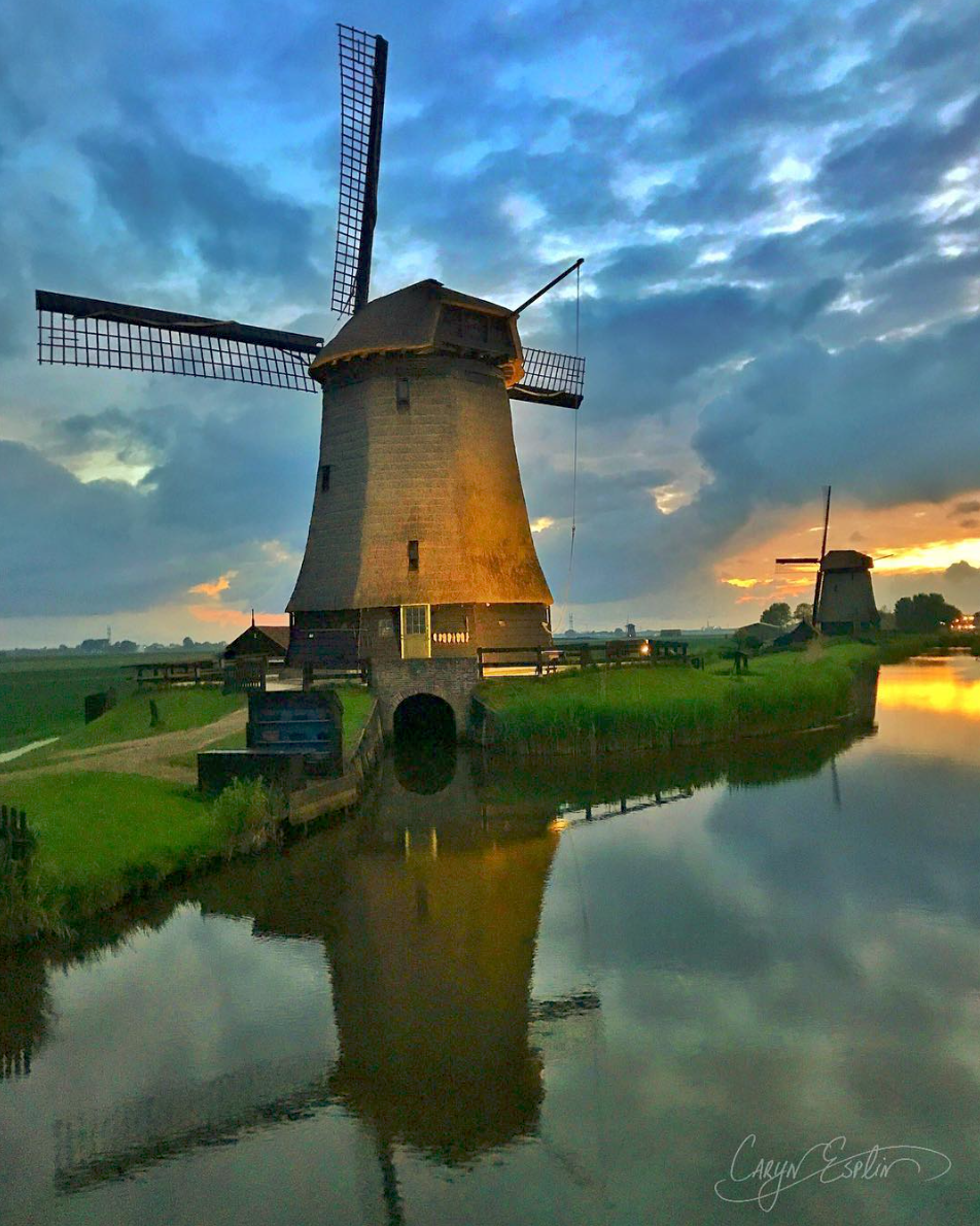 Nightstalking Windmills in Holland