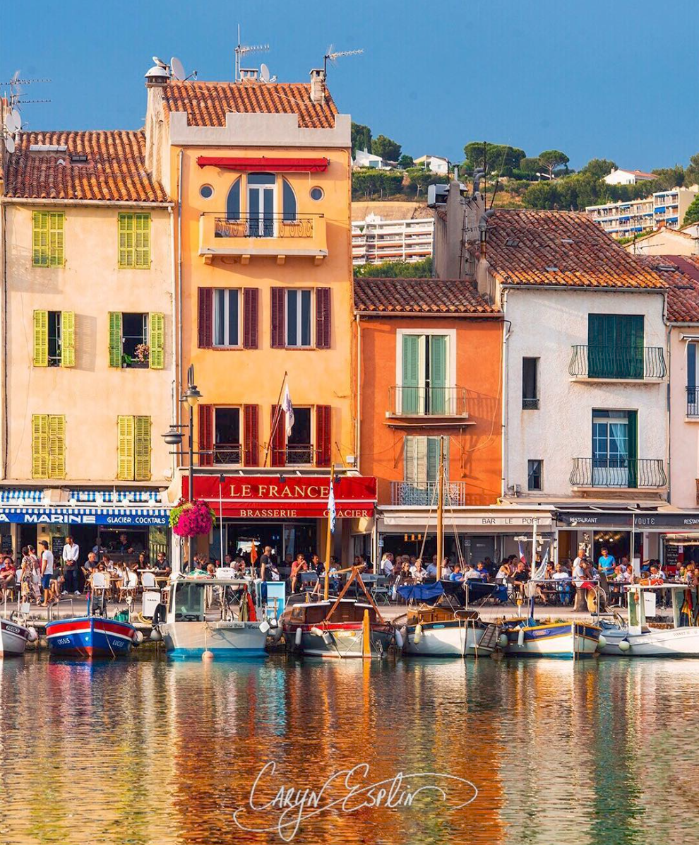 Colors of Cassis